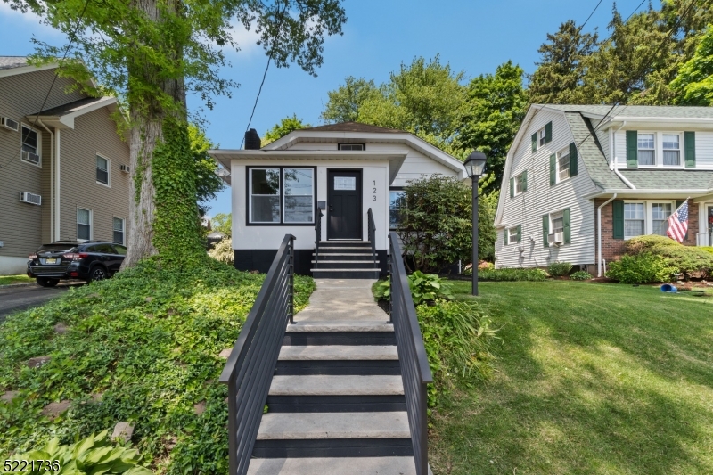 123 Hillside Ave