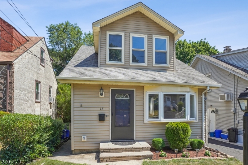 18 Ackerman St