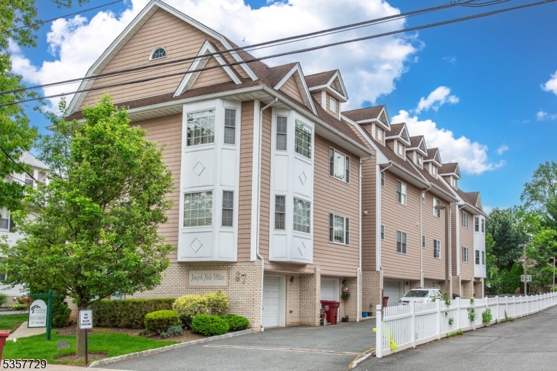 87 Centre Street Unit 6 6