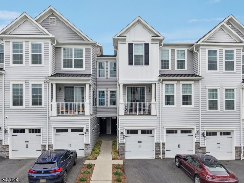 90 Aspen Dr
