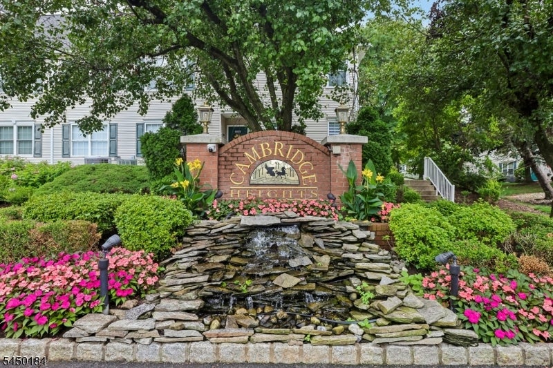 164 Cambridge Ct