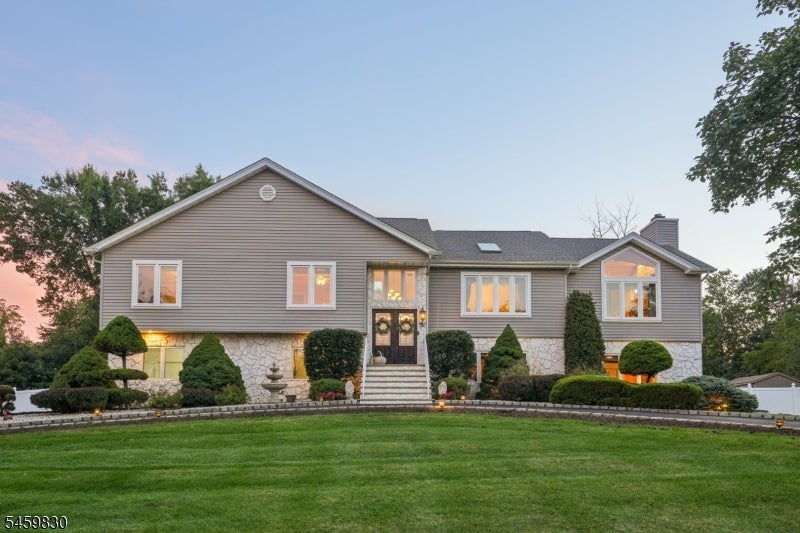 3 Skurla Ln