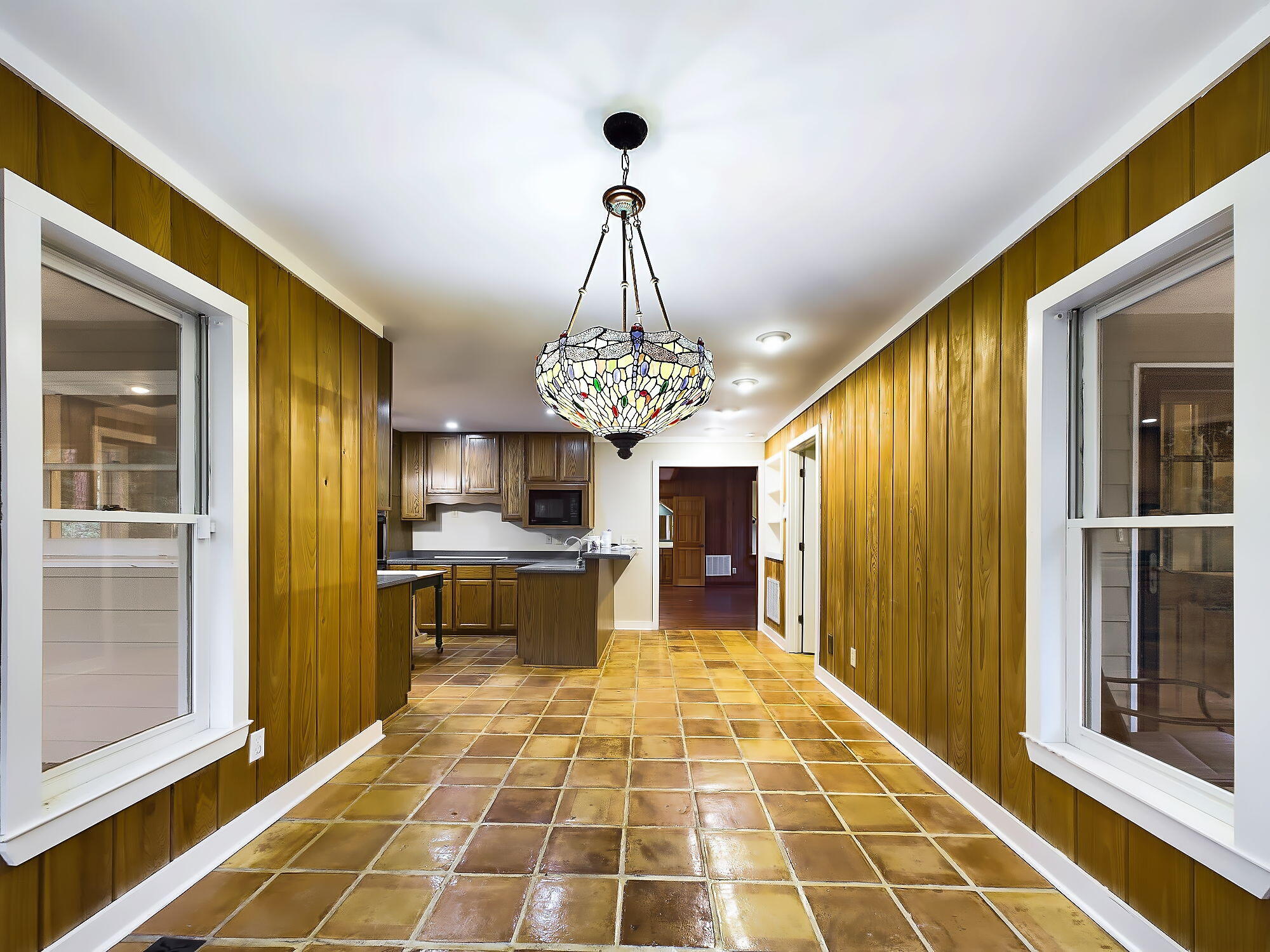 4741 RAILROAD Avenue B B