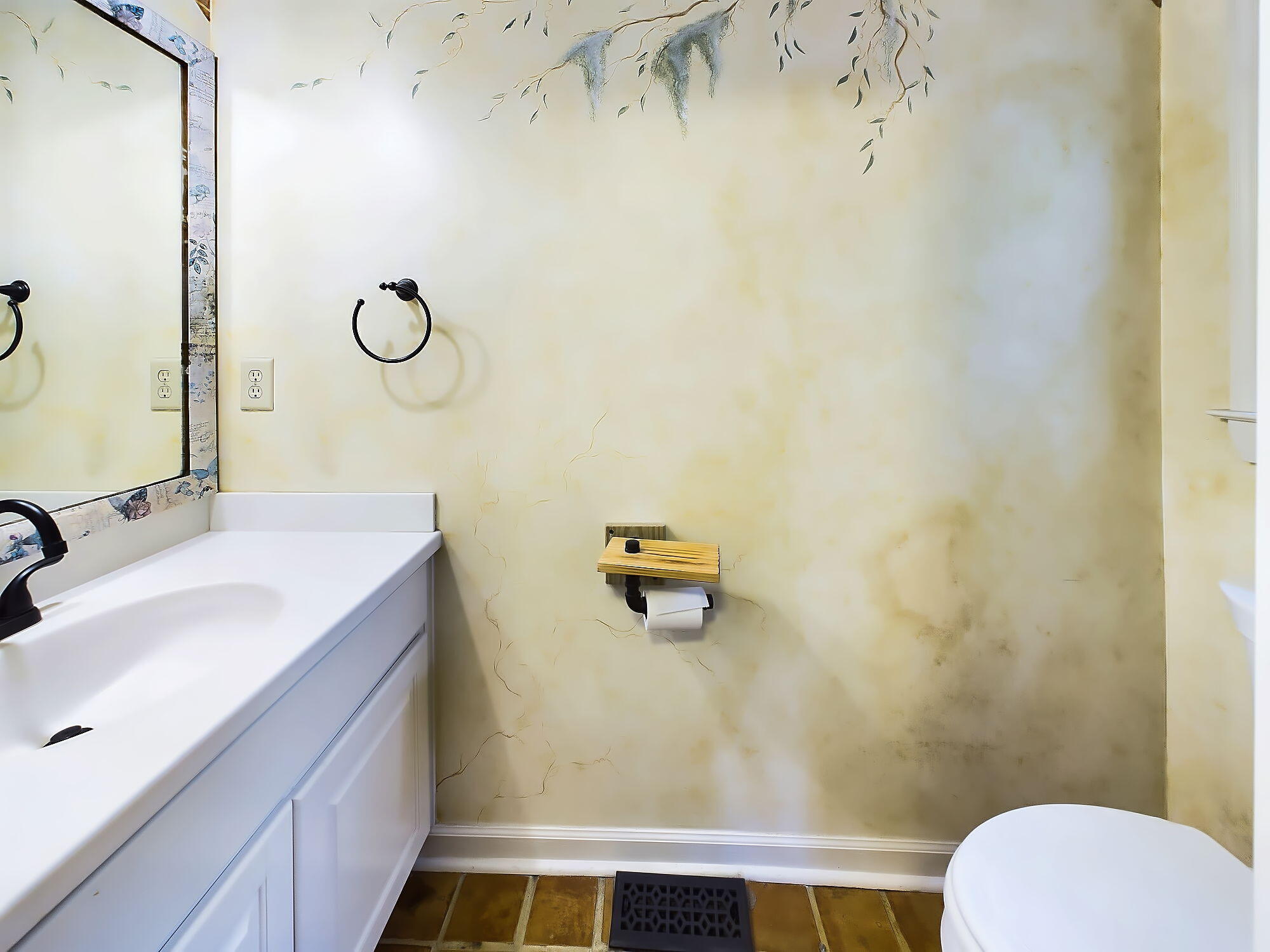 4741 RAILROAD Avenue B B