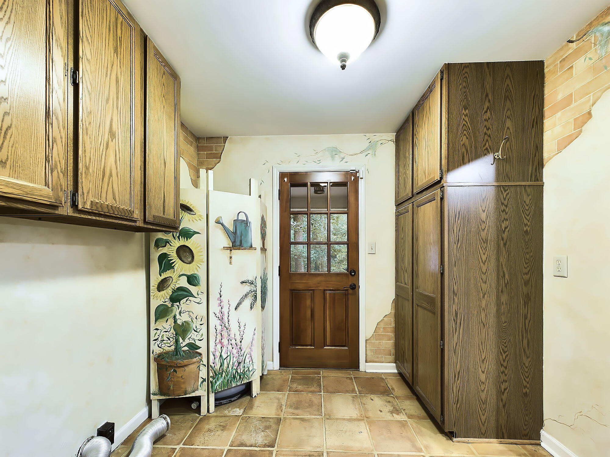 4741 RAILROAD Avenue B B