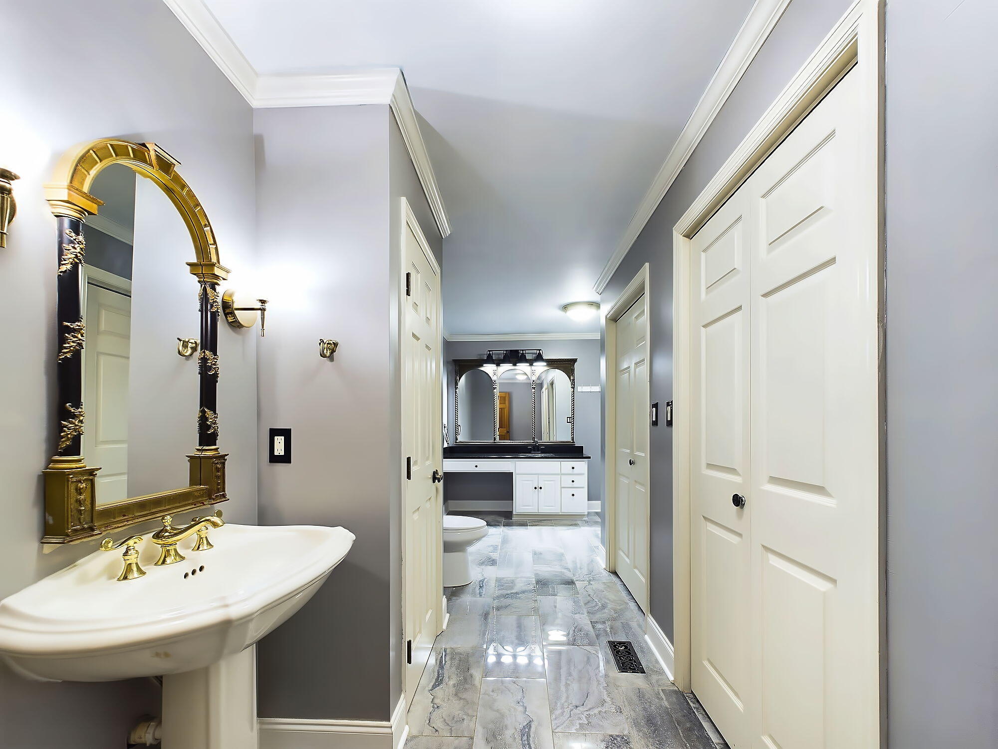 4741 RAILROAD Avenue B B