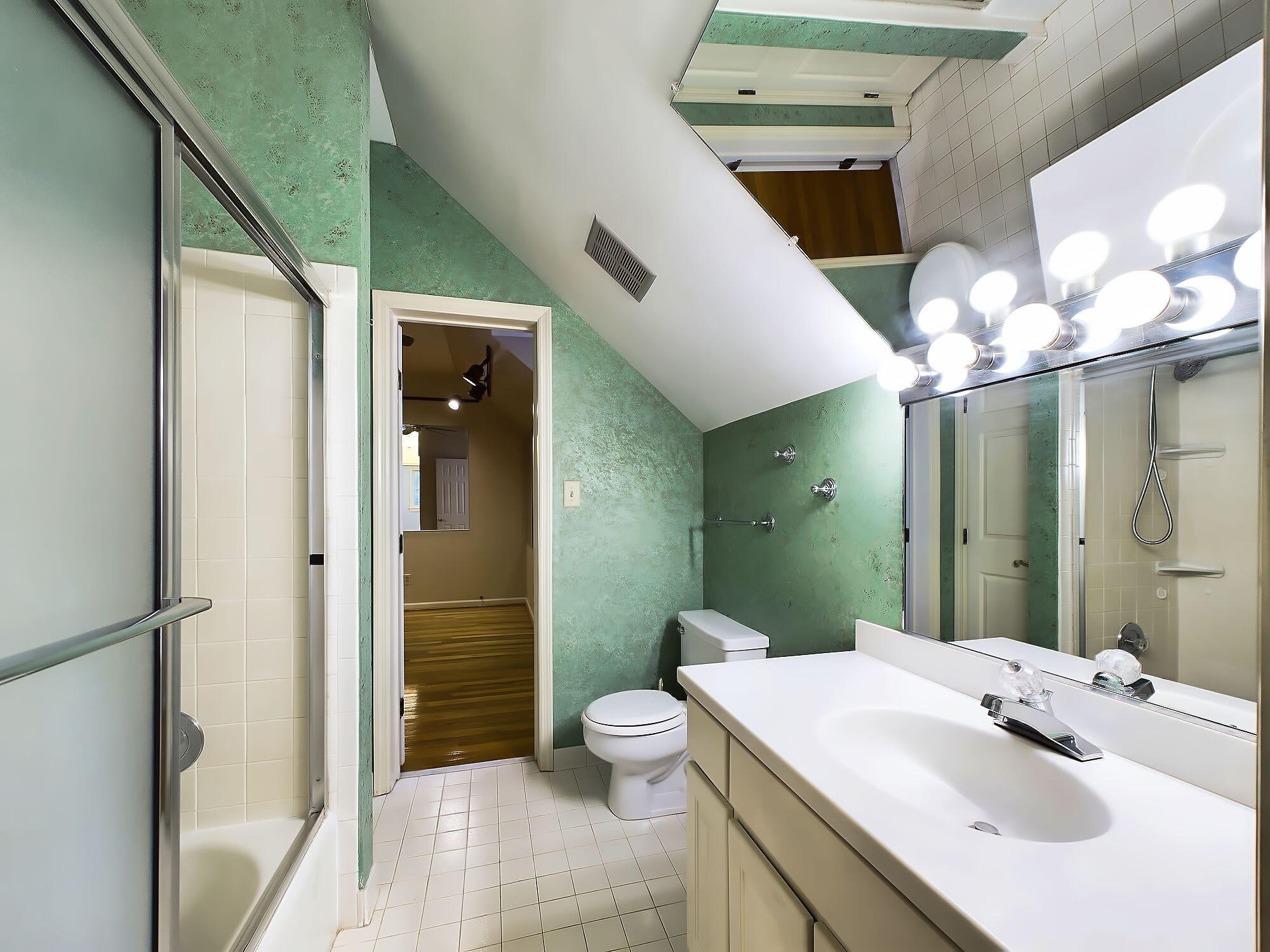 4741 RAILROAD Avenue B B