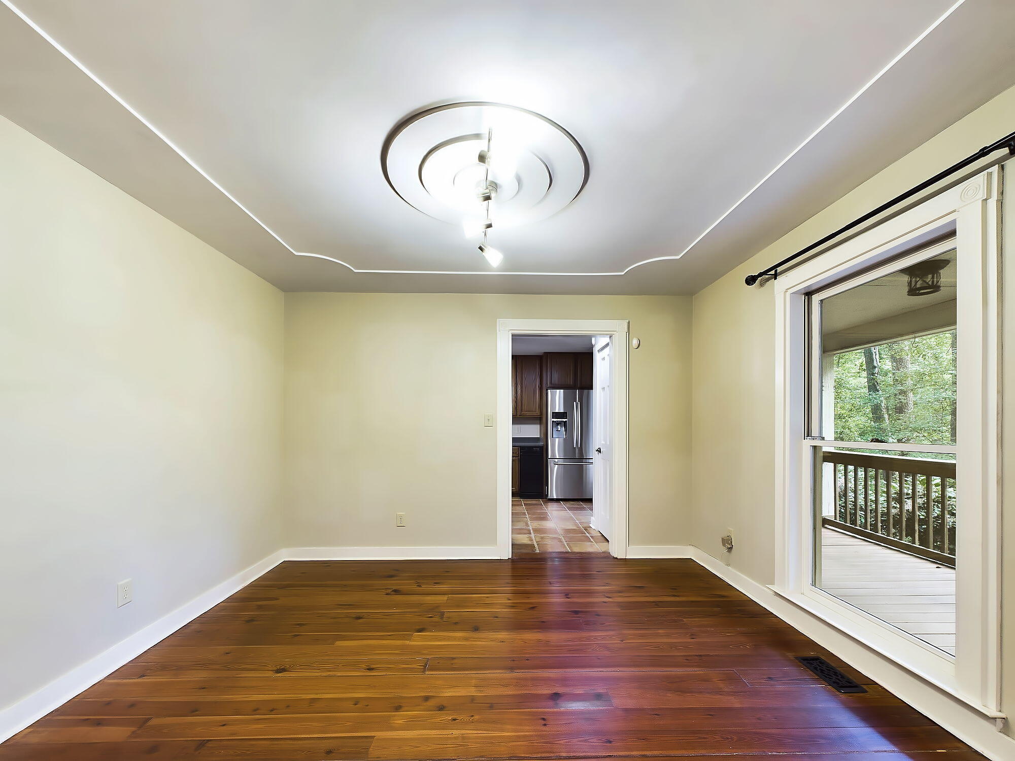 4741 RAILROAD Avenue B B