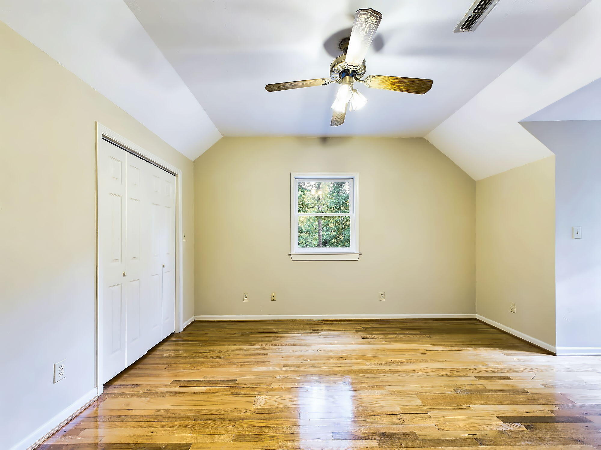 4741 RAILROAD Avenue B B