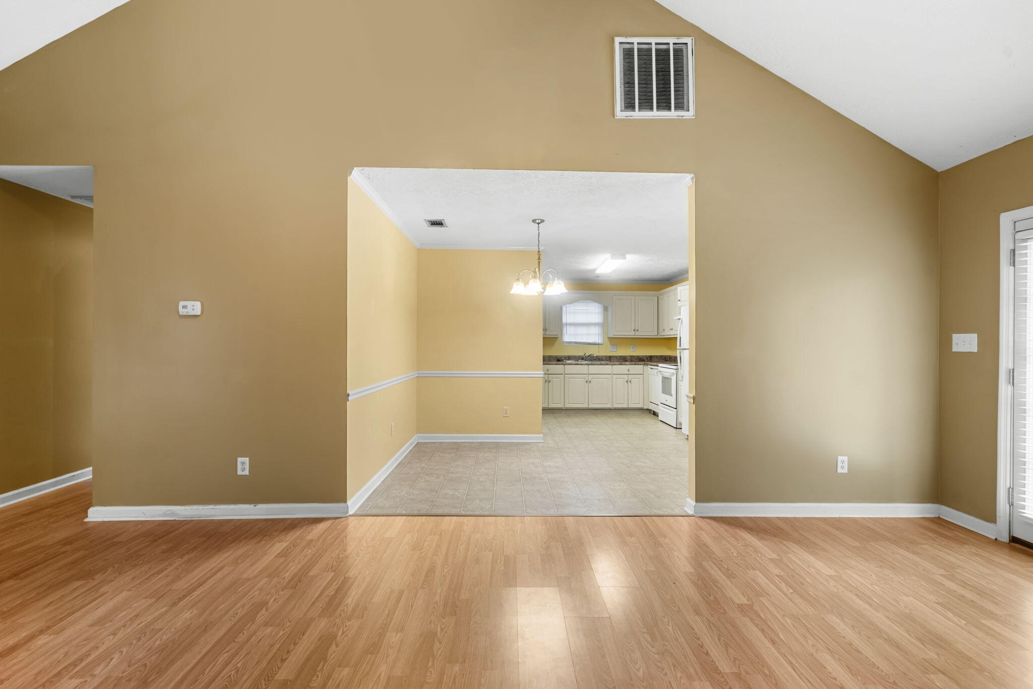 1748 TAMARIND Way