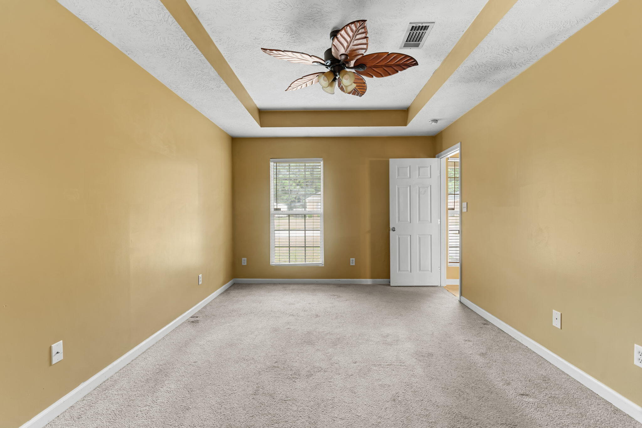 1748 TAMARIND Way