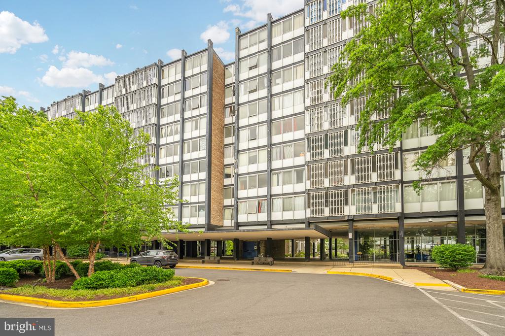 1311 DELAWARE AVENUE SW S528