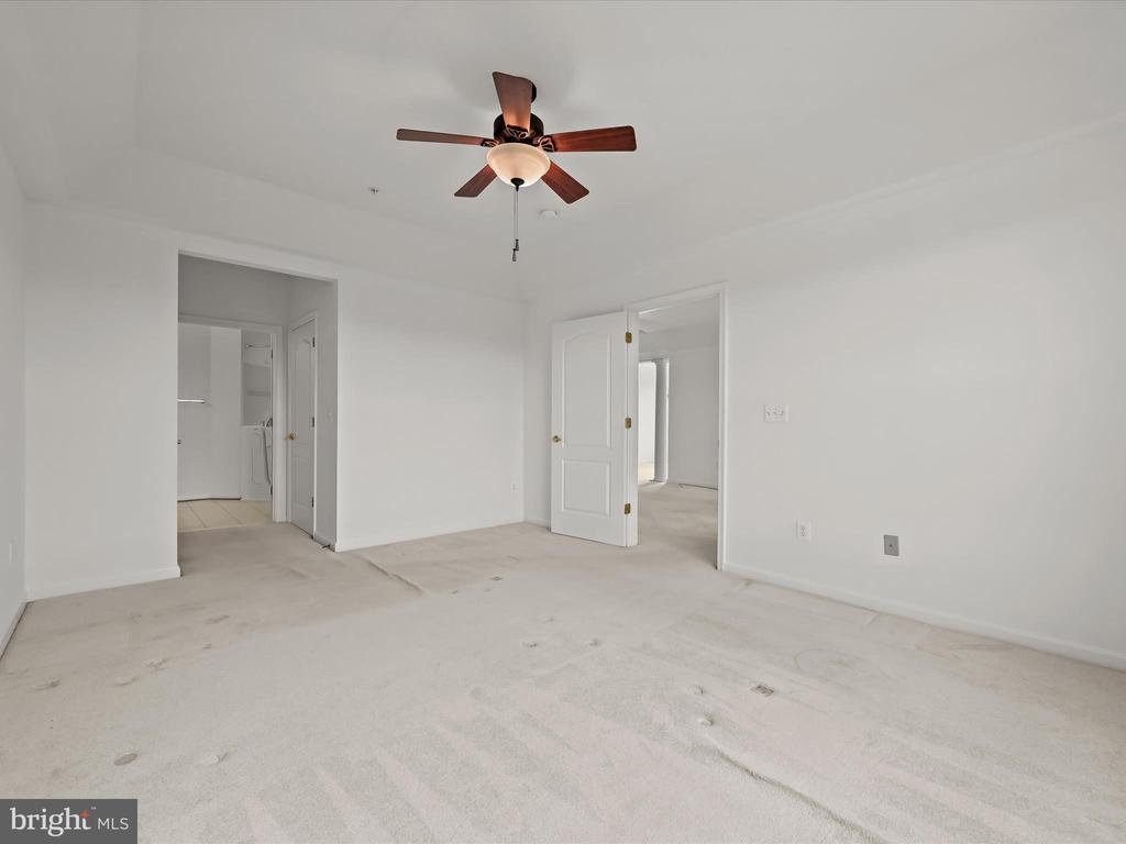 8600 ROAMING RIDGE WAY 406