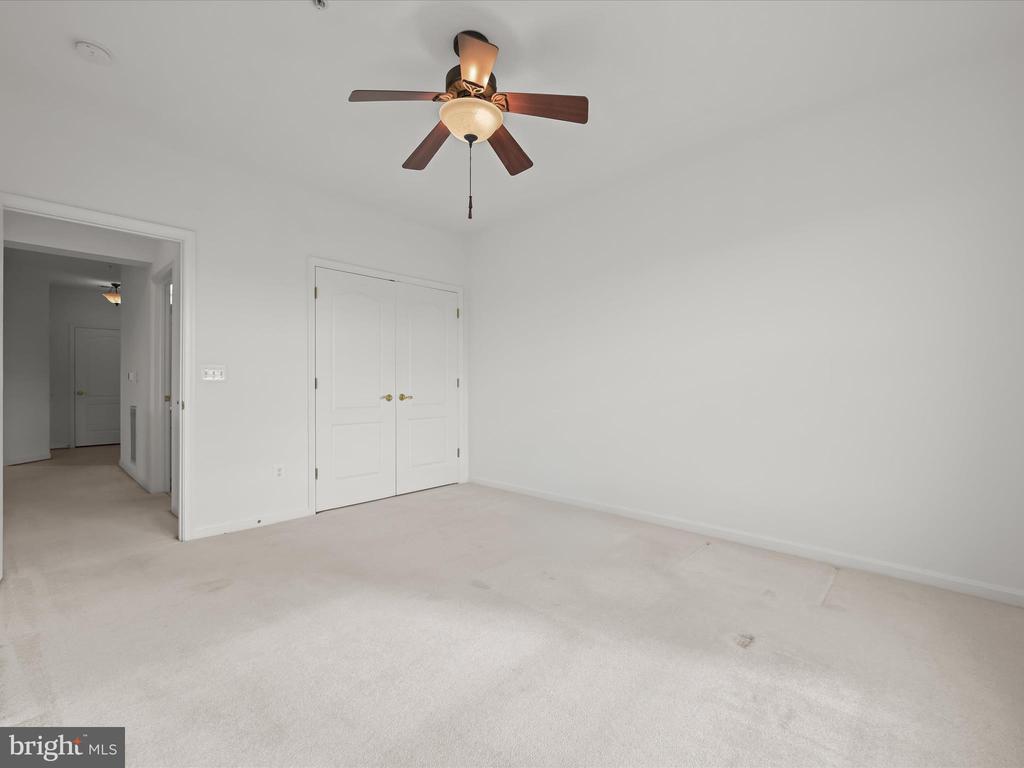 8600 ROAMING RIDGE WAY 406