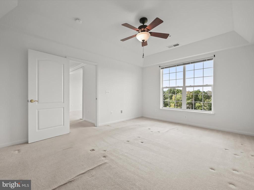 8600 ROAMING RIDGE WAY 406