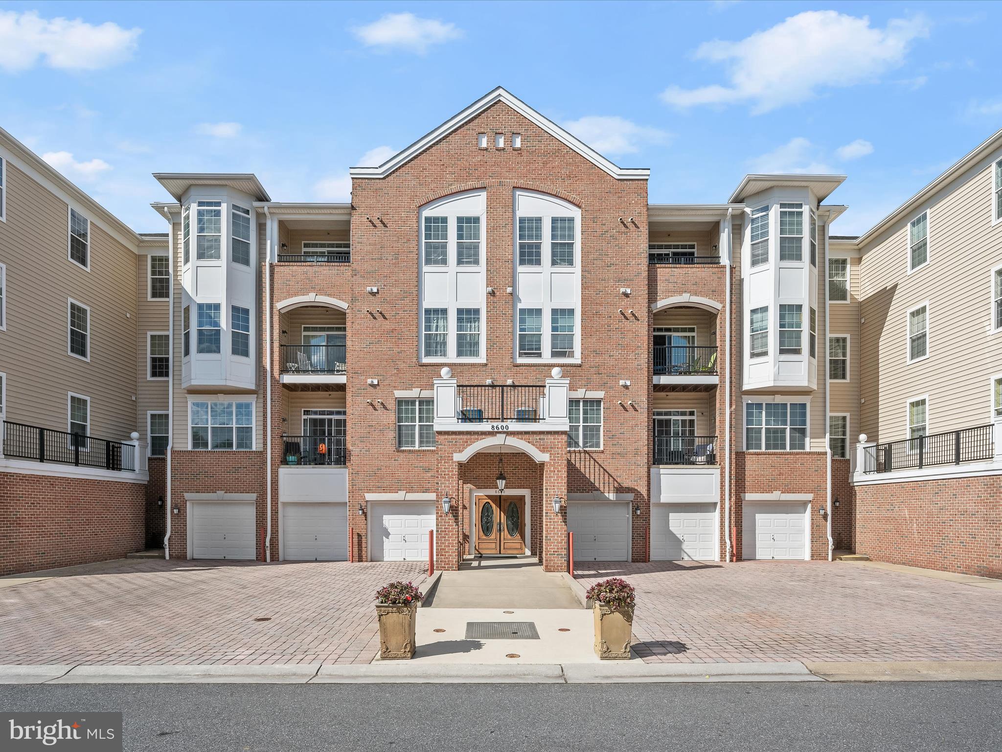 8600 ROAMING RIDGE WAY 406
