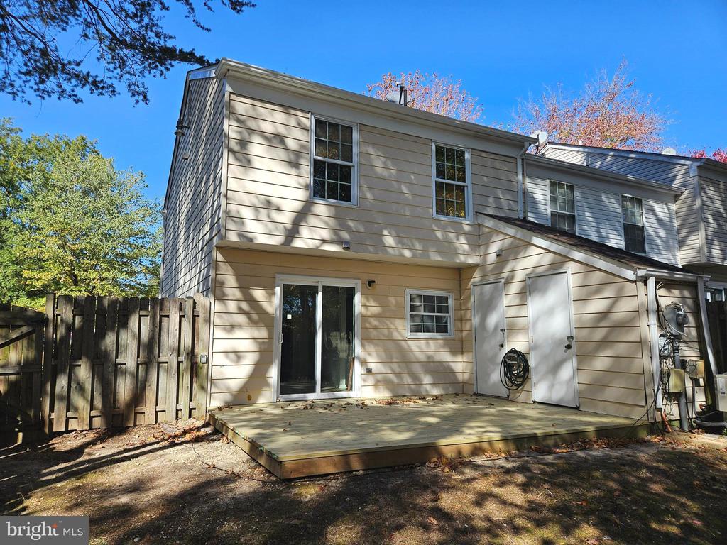 3915 LIGHT ARMS PLACE