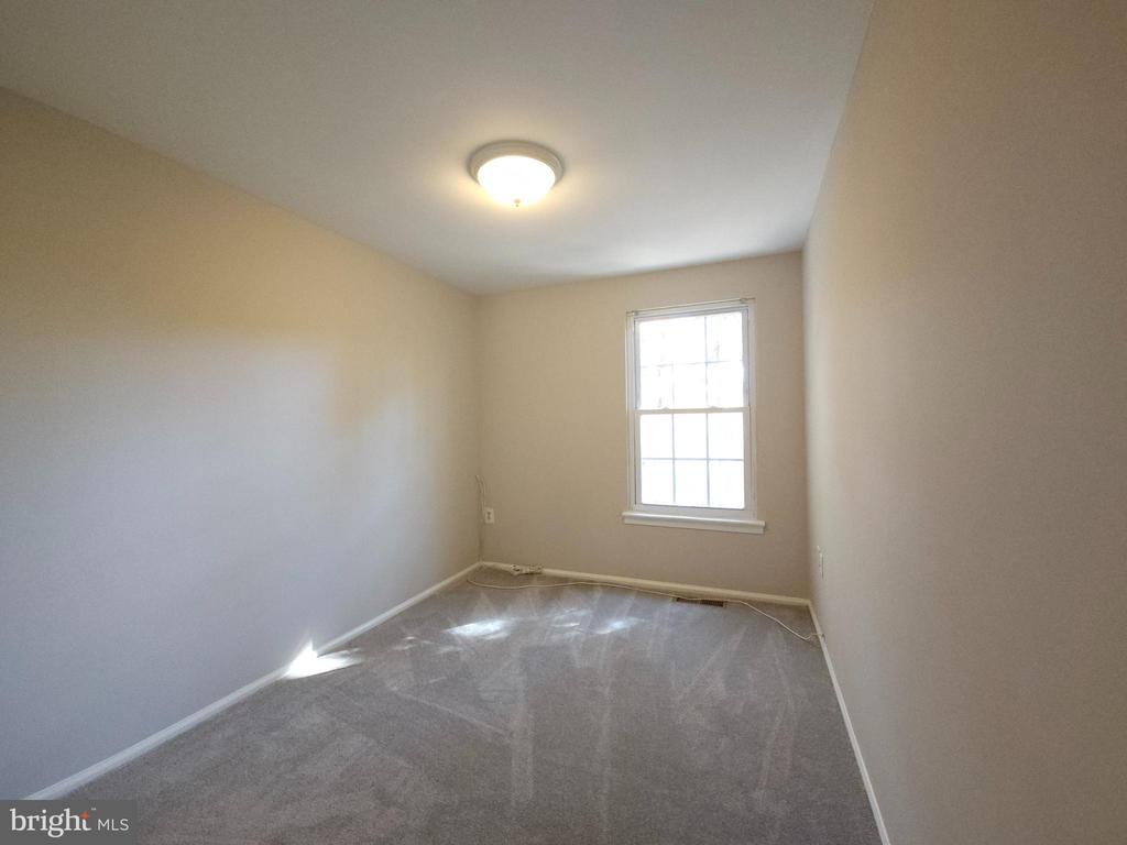3915 LIGHT ARMS PLACE