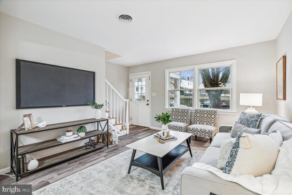 706 TRAIL AVENUE