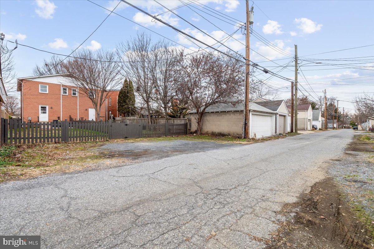 706 TRAIL AVENUE