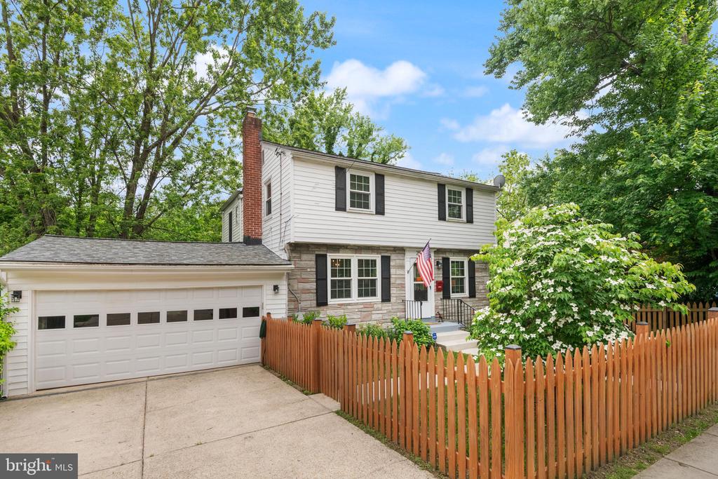 2502 HAYDEN DRIVE