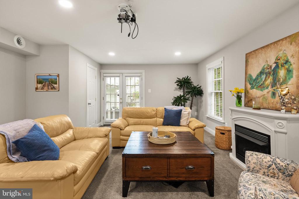 2502 HAYDEN DRIVE