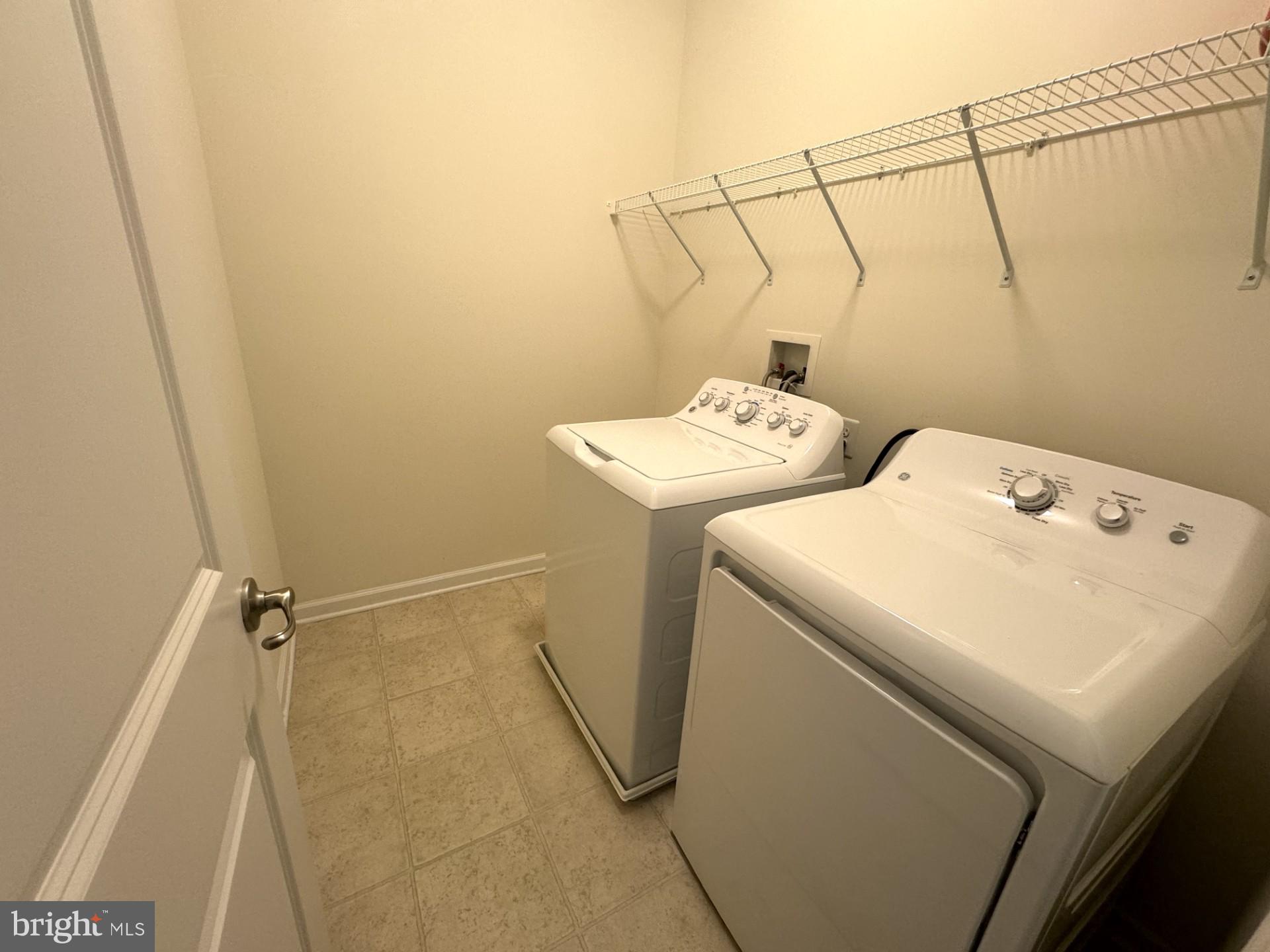 5302 STREAM BANK LANE