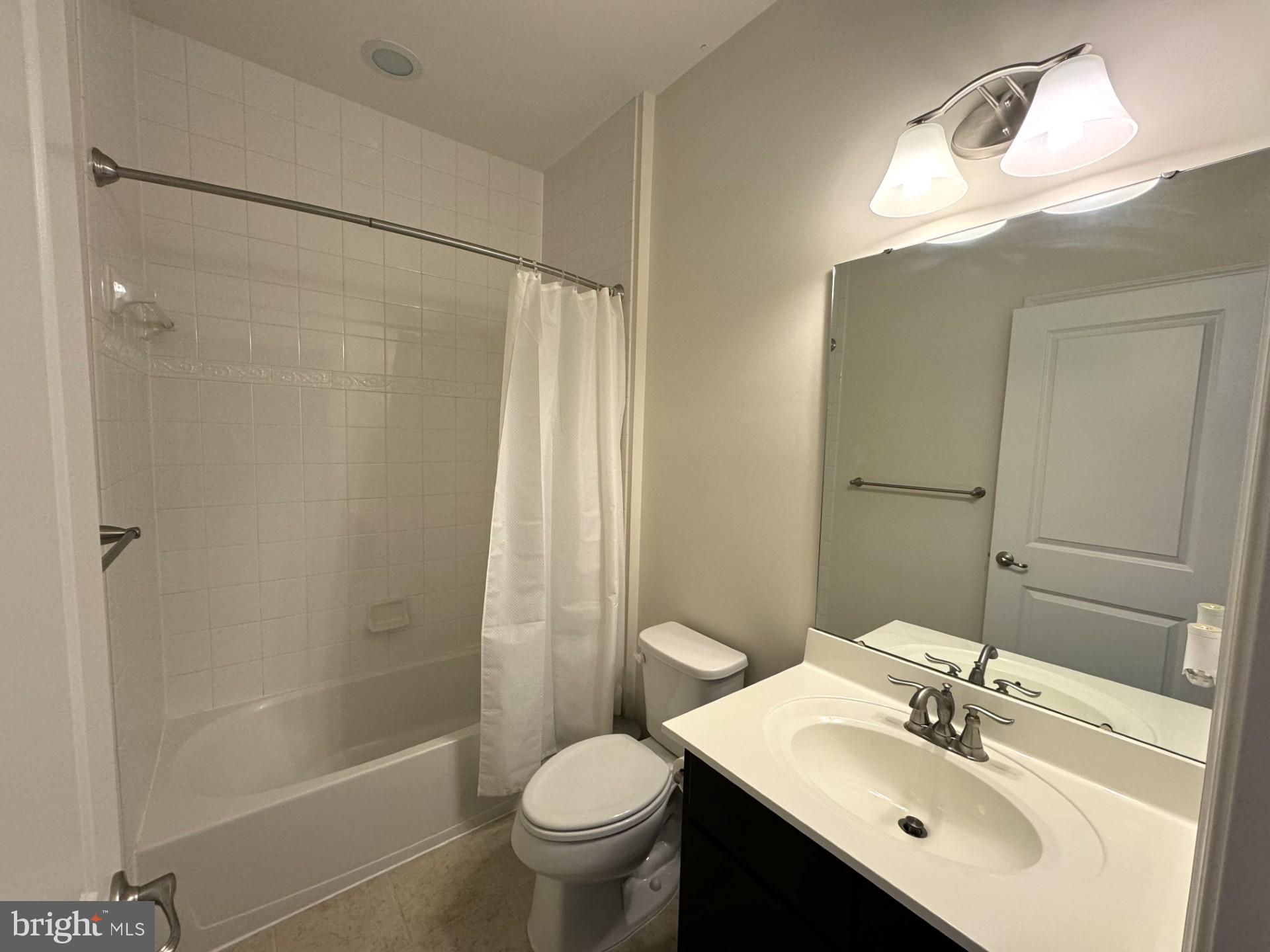 5302 STREAM BANK LANE