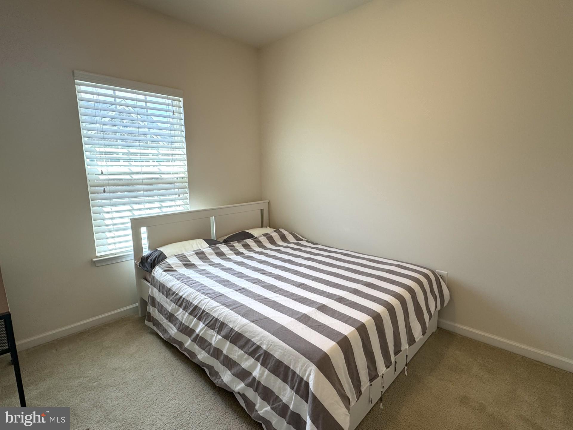 5302 STREAM BANK LANE