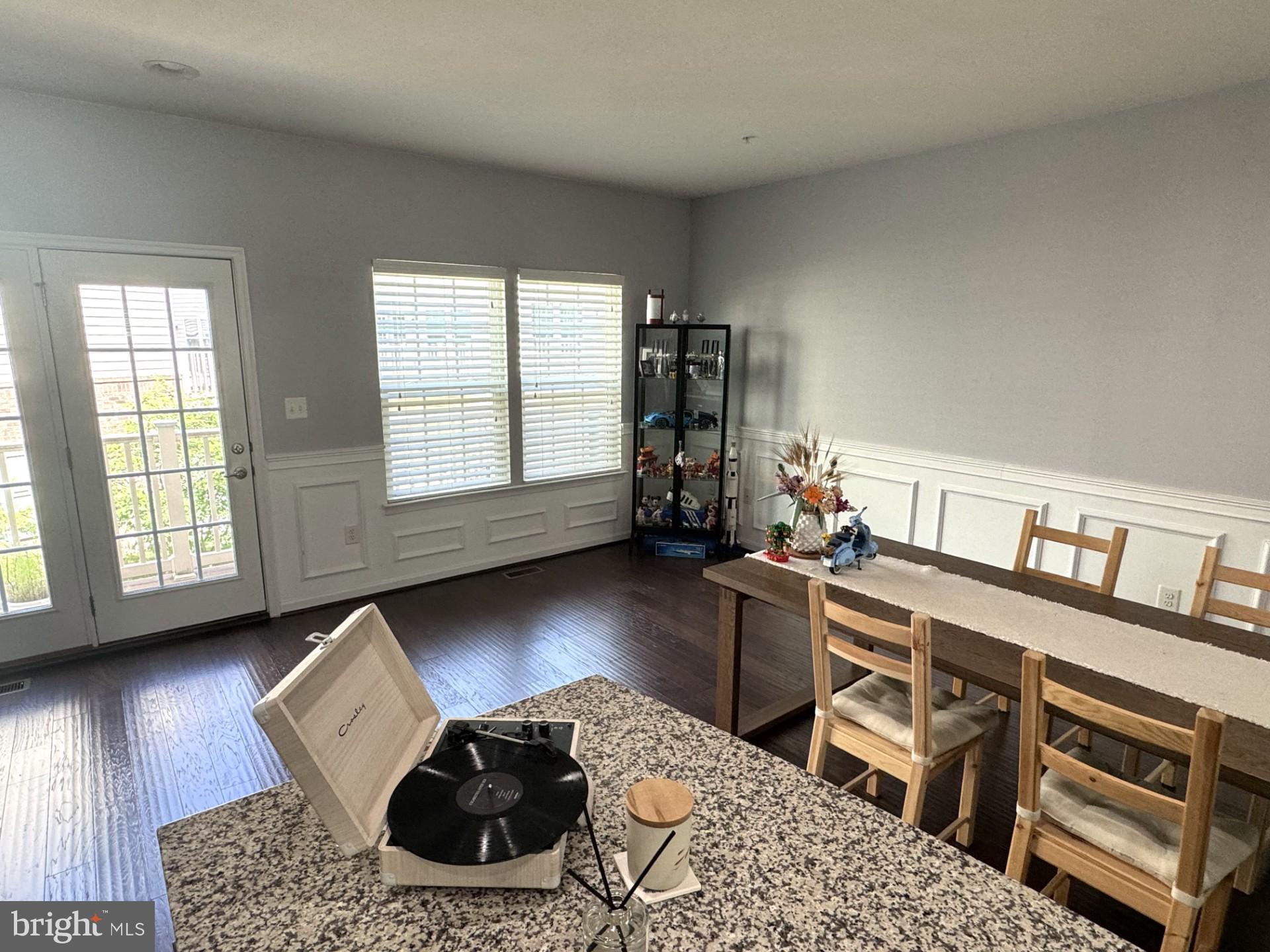5302 STREAM BANK LANE
