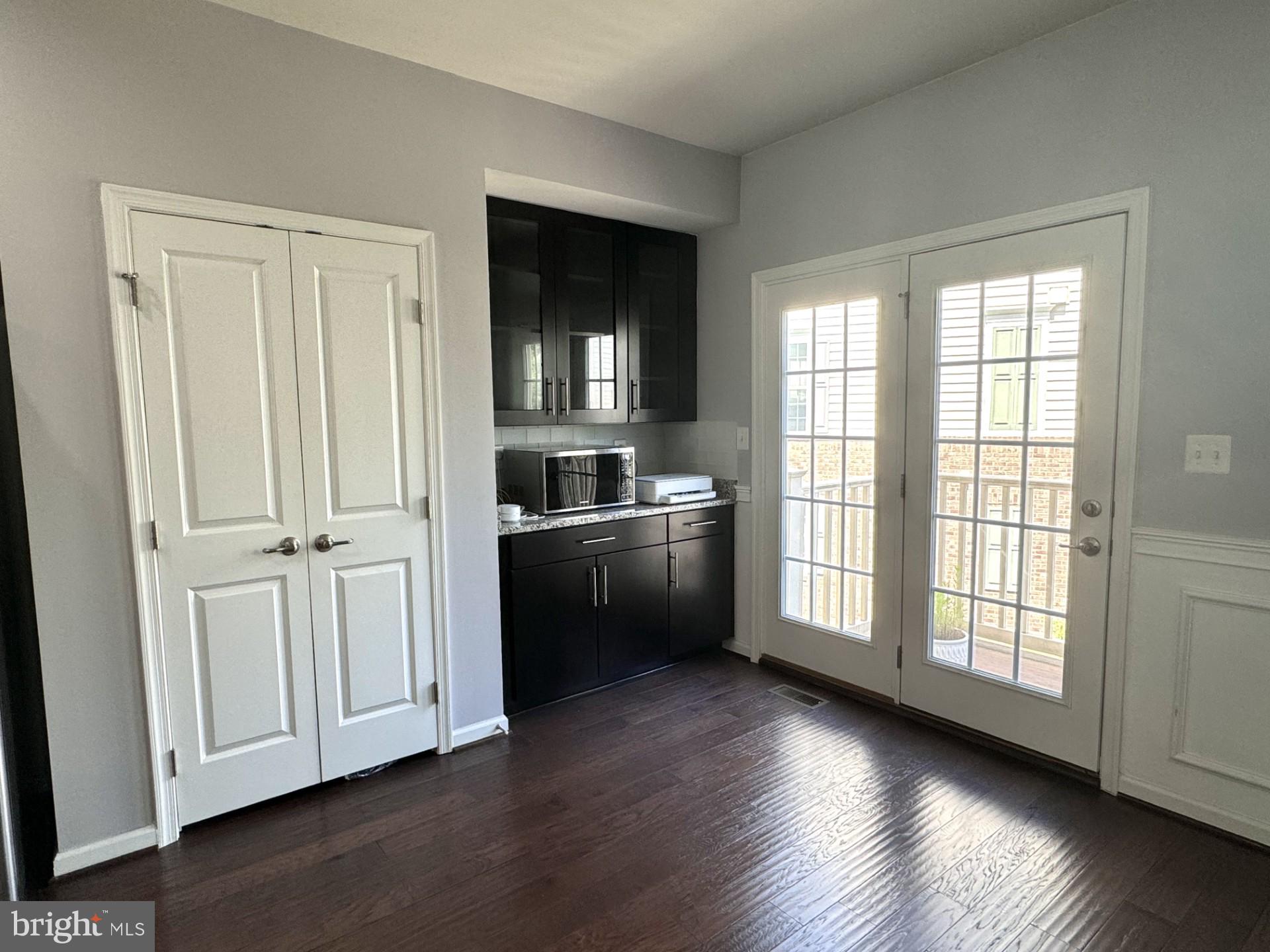 5302 STREAM BANK LANE
