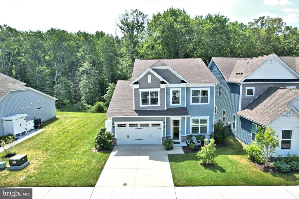 20 BRISTOL LANE