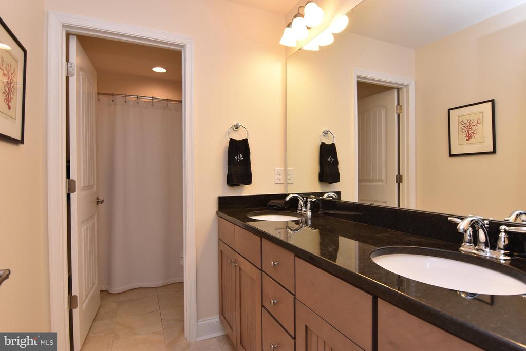 35103 ROEBUCK LANE