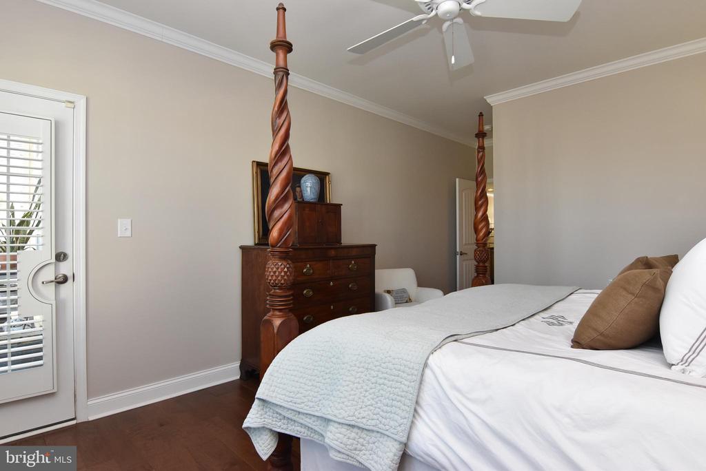 35103 ROEBUCK LANE