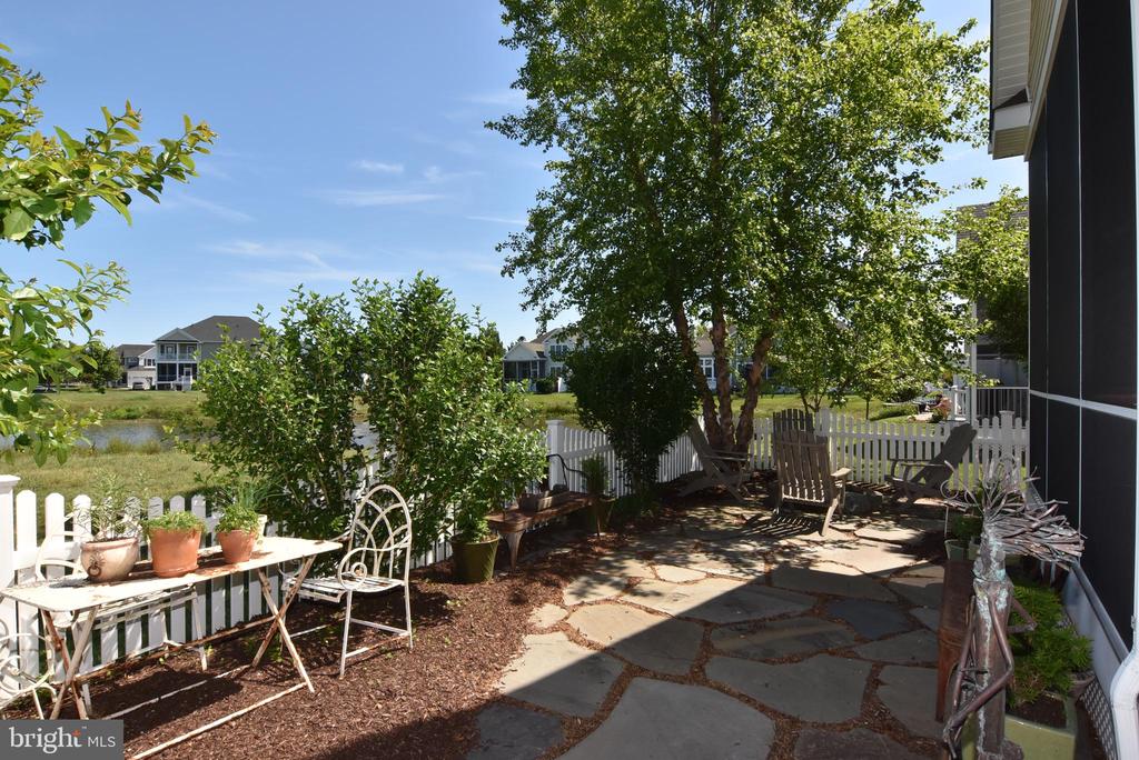 35103 ROEBUCK LANE