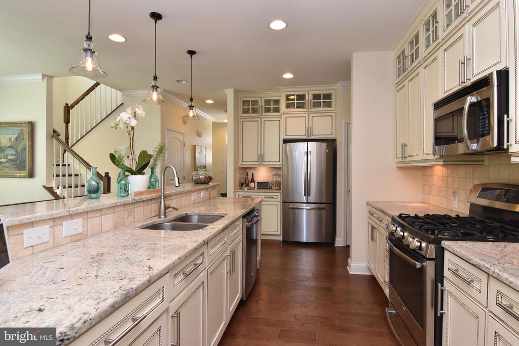 35103 ROEBUCK LANE