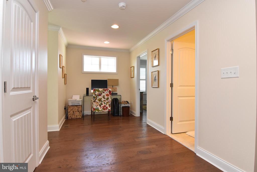 35103 ROEBUCK LANE