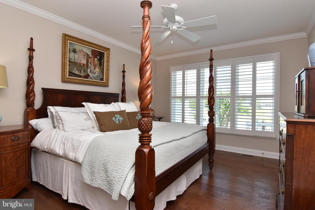 35103 ROEBUCK LANE