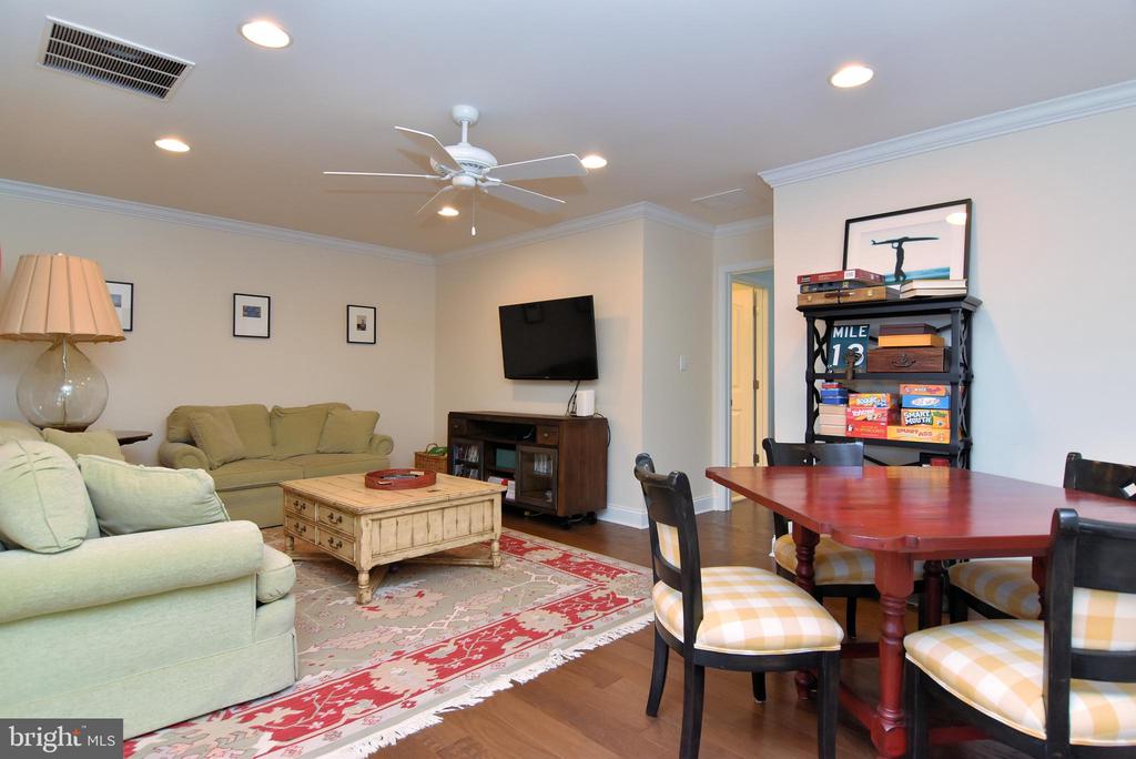 35103 ROEBUCK LANE
