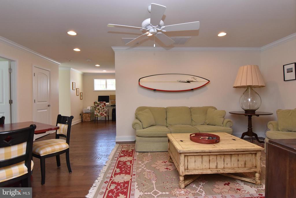 35103 ROEBUCK LANE