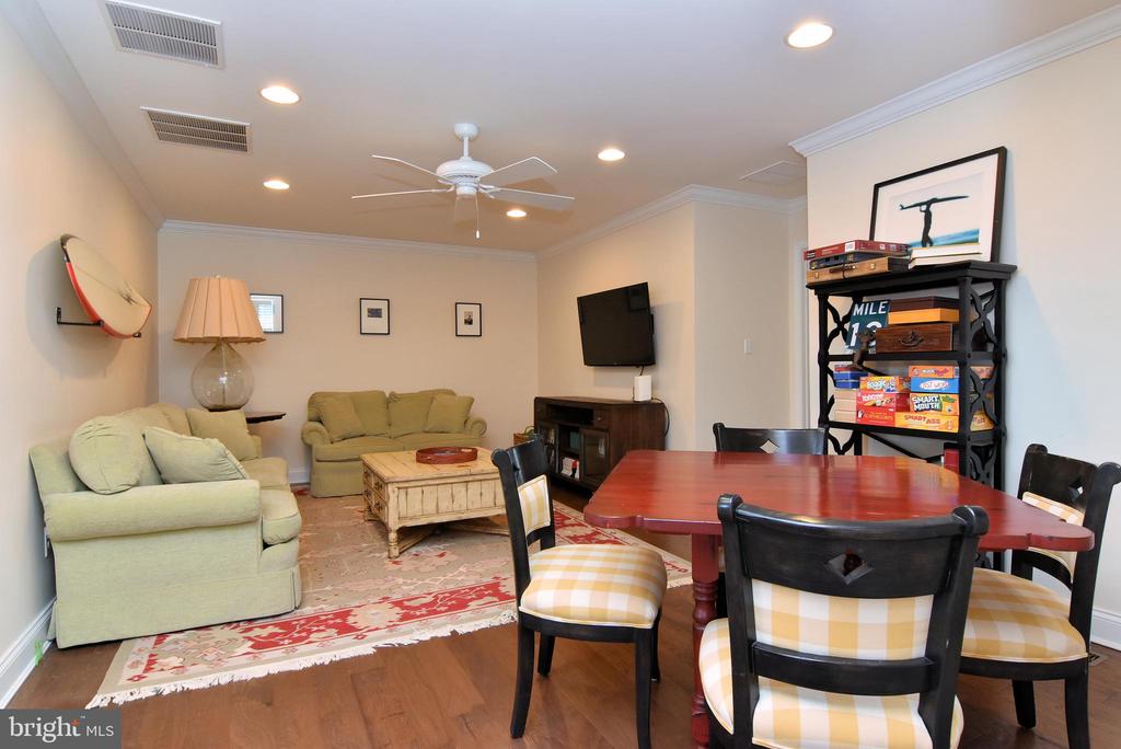 35103 ROEBUCK LANE