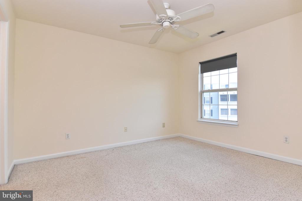 3500 SANIBEL CIRCLE Unit: 3516