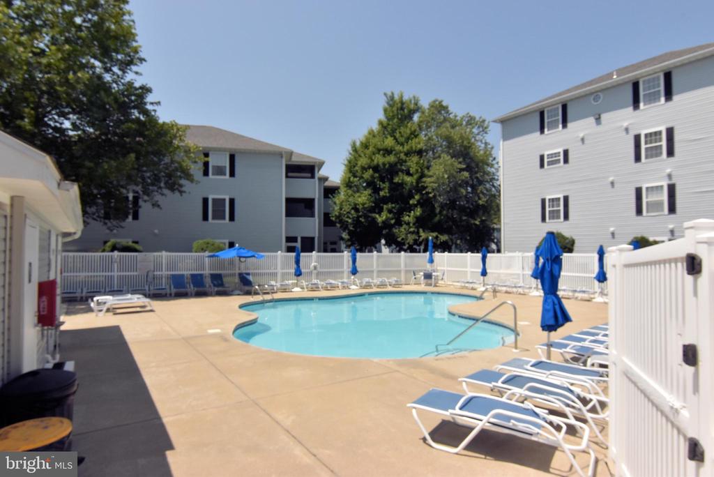 3500 SANIBEL CIRCLE Unit: 3516