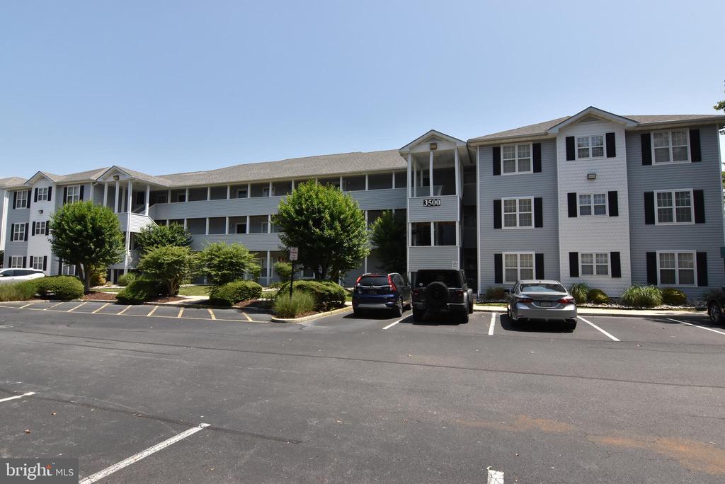 3500 SANIBEL CIRCLE Unit: 3516