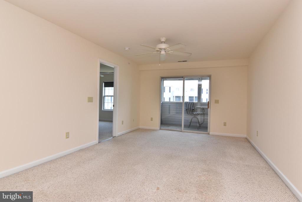 3500 SANIBEL CIRCLE Unit: 3516