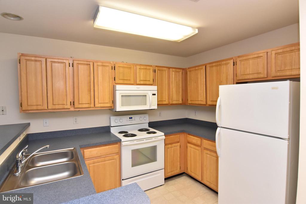 3500 SANIBEL CIRCLE Unit: 3516