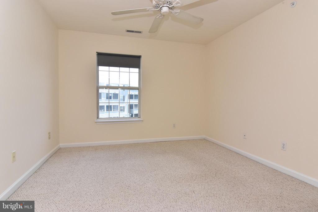 3500 SANIBEL CIRCLE Unit: 3516