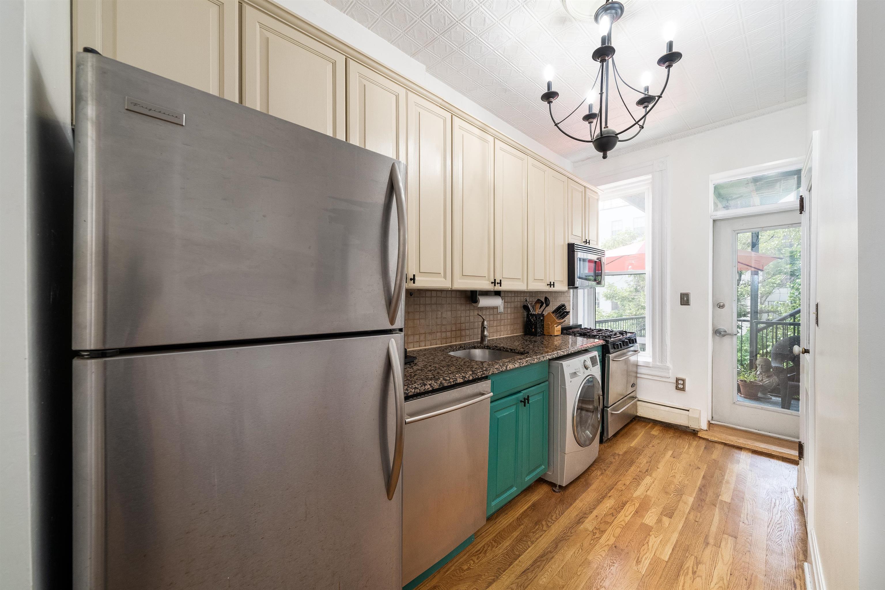 608 MADISON ST Unit: 5
