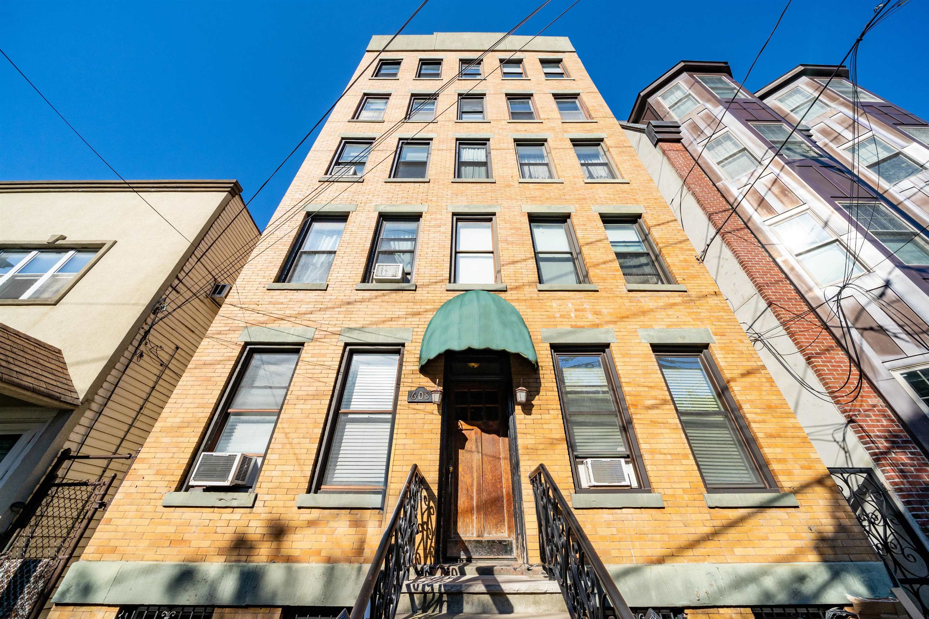 608 MADISON ST Unit: 5