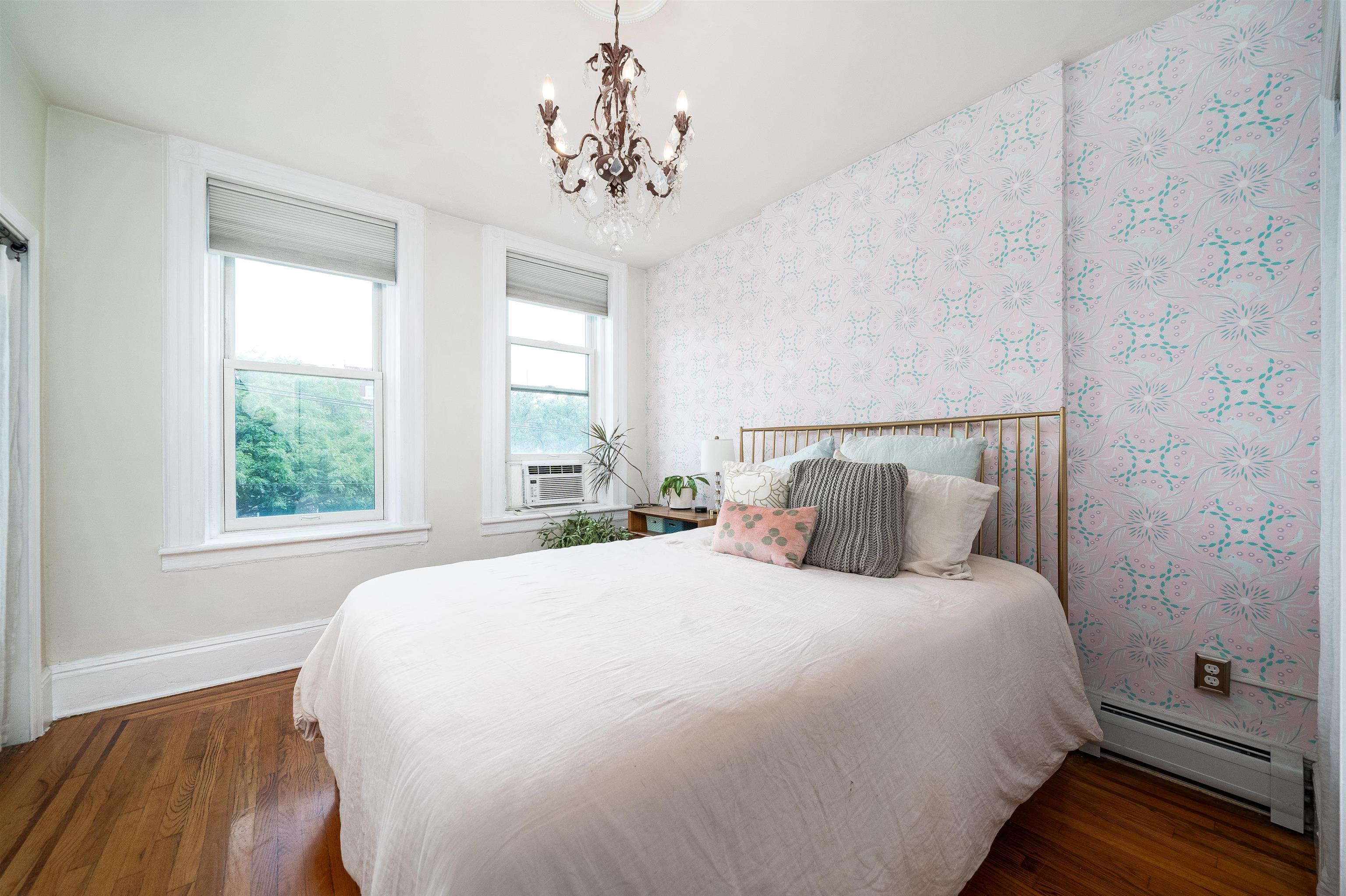 608 MADISON ST Unit: 5